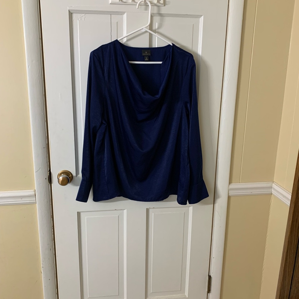 Worthington women’s Deep Navy Crewneck Top